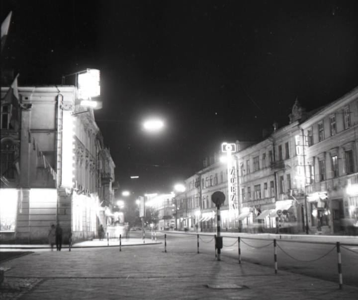 BalcerekJozef's tweet photo. #Lublin nocą #PRL 
#Neony https://t.co/C3ZOJdV5QO