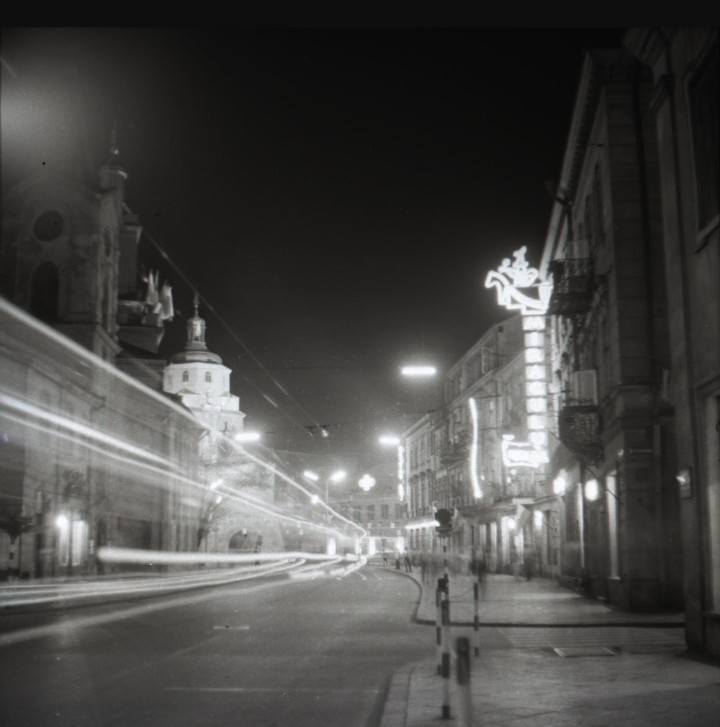 BalcerekJozef's tweet photo. #Lublin nocą #PRL 
#Neony https://t.co/C3ZOJdV5QO