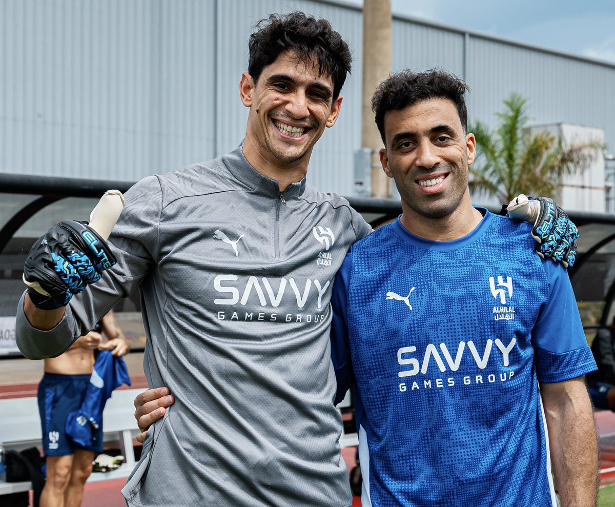 🚨🔴 — تهانينا للاعب الهلال بونو ولاعب الهلال السابق حمدالله بفوز المغرب 🇲🇦 بكأس العرب 2025