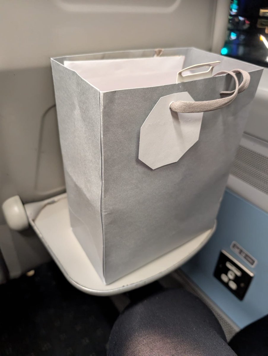 helenhayes_'s tweet photo. Did you leave a Christmas present for someone called Terry on the 18.32 from West Norwood to Victoria? Or are you Terry?
Thanks to a kind passenger, the gift has been left with staff at Balham station. Can we help unite the gift with the giver or with Terry? #lostproperty https://t.co/h1Gnfi8eLY