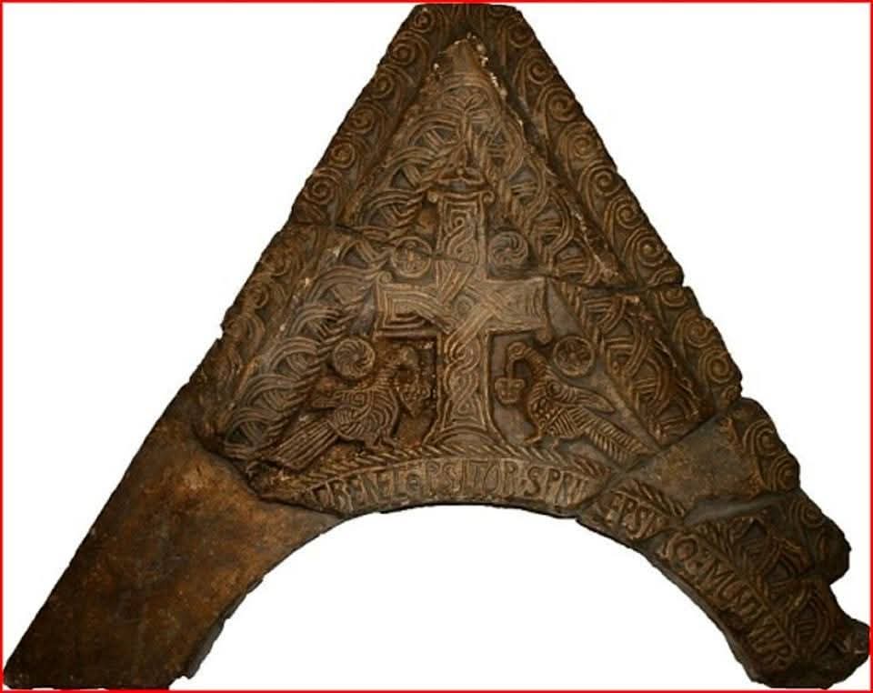 Камени крст кнеза Мутимира ( 895 ) у цркви Светог Луке у Уздиљу крај Книна
Епархија Далматинска
☦️🇷🇸