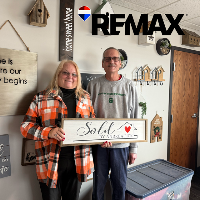 andreafickhomes's tweet photo. I met Cory through my puppy, Rubey, at Doggy Daycare nearly 6 years ago.  The time came that she needed to sell her house and she reached out to me.

Please help me Congratulate Cory and Richard!

#andreafickhomes #sold #pickfick https://t.co/COgV3tlWdc