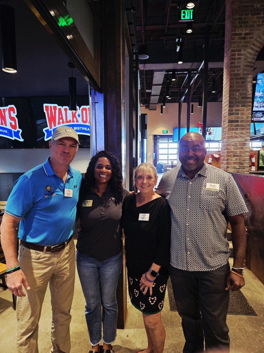 achieversgroup's tweet photo. Great RGA networking meeting at Walk-Ons in Wesley Chapel!
Thank you Yvonne Wasson (LifeWave) for an inspiring talk on stem cell rejuvenation &amp; better health for better leadership.

🎄 Merry Christmas &amp; Happy Holidays! https://t.co/8hnbvolmEB