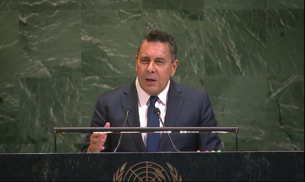 🚨|| Samuel Moncada en la ONU: EEUU pretende regresar el reloj de la historia 200 años para imponer una colonia en Venezuela venezuela-news.com/samuel-moncada… vía <a href="/AgenciaVNews/">Agencia Venezuela News</a>