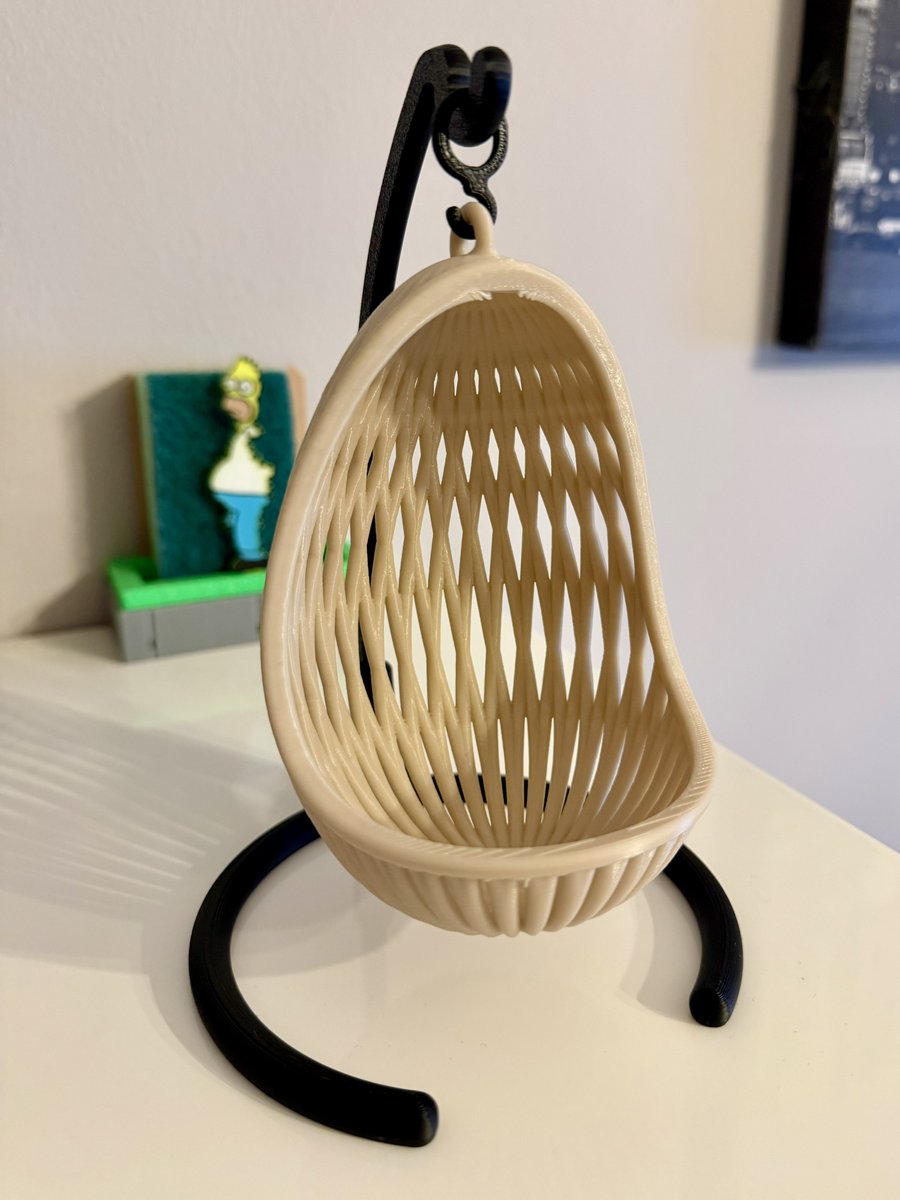 Was meinst du mit "Die Avocado braucht keinen eigenen Hängesessel aus dem 3D-Drucker"?

Weil ich finde, die Avocado braucht unbedingt einen eigenen Hängesessel aus dem 3D-Drucker.