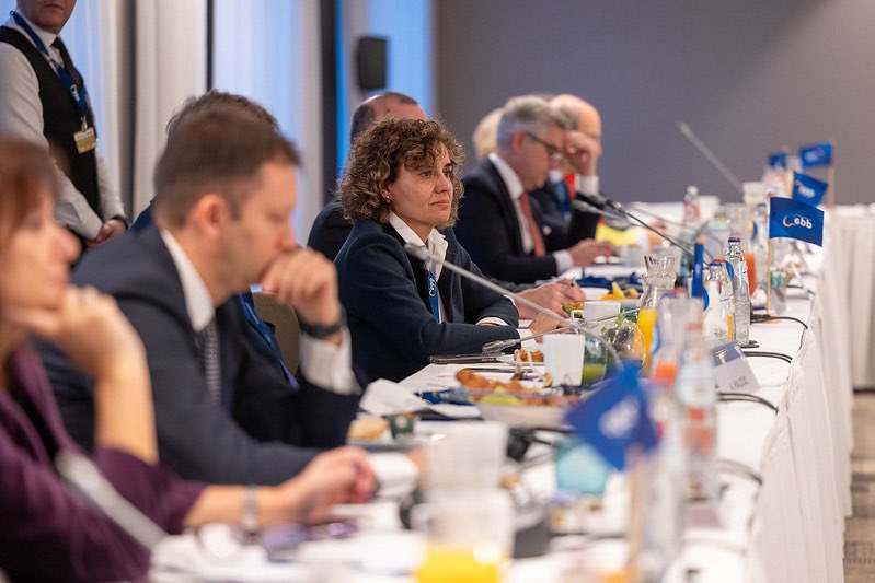AndrzejHalicki's tweet photo. Szczyt Europejskiej Partii Ludowej przed Radą Europejską. Z udziałem premierów i przywódców z @EPPGroup 

Główny temat: wykorzystanie zamrożonych aktywów rosyjskich na wsparcie finansowe Ukrainy. 🇺🇦🇪🇺 https://t.co/41GsyndU2O
