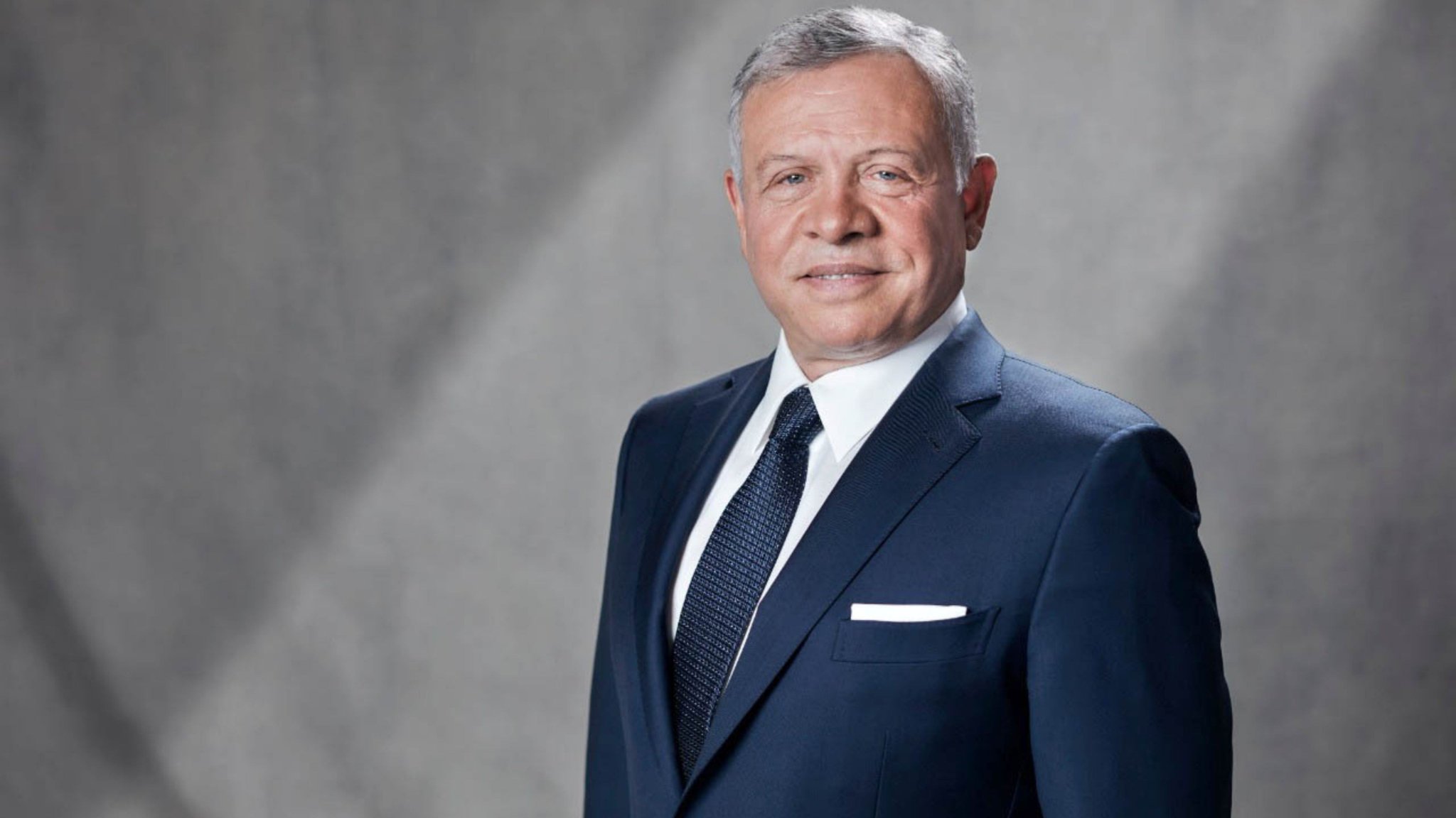 الملك يشيد بأداء المنتخب الوطني وجمهوره الوفي #بترا 