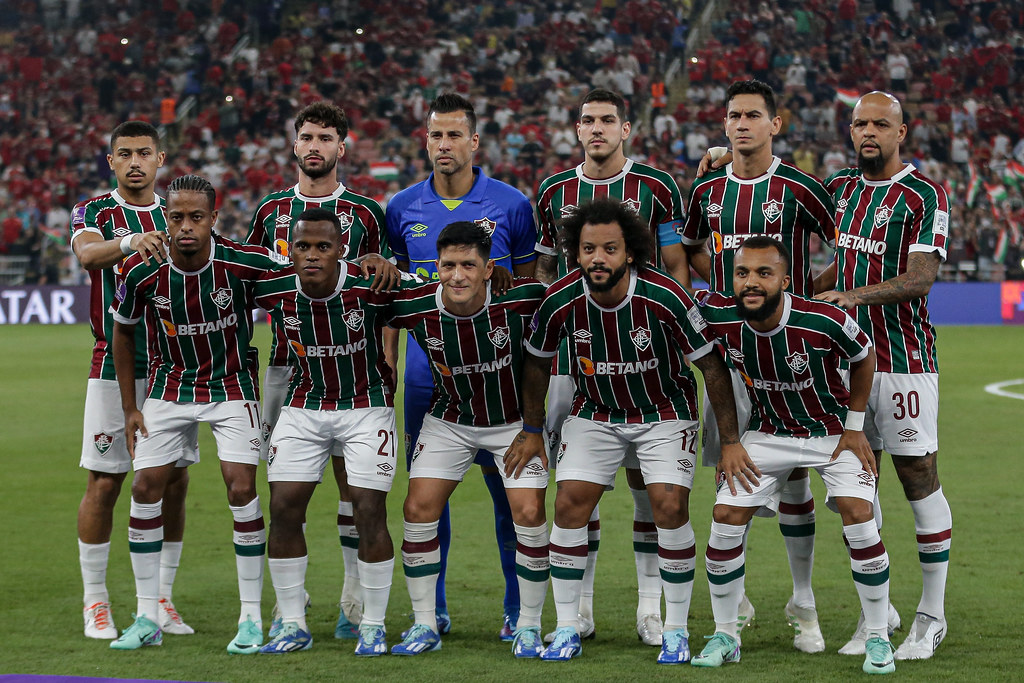 Gbzin_ffc's tweet photo. 2 anos atrás... 💔

O que fizeram com o nosso fluminense https://t.co/RvuATdMs5R