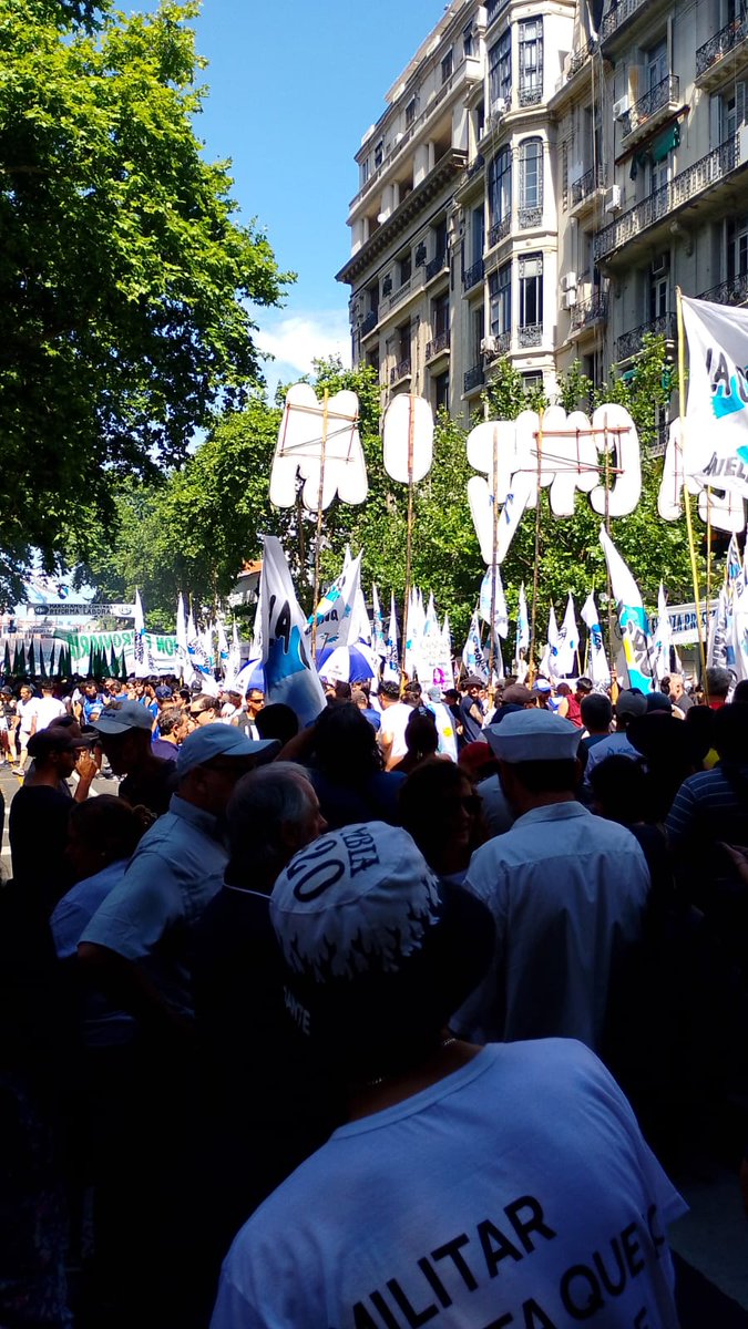 No a la reforma laboral.

#NoALaReformaLaboral 
#CompromisoyParticipación