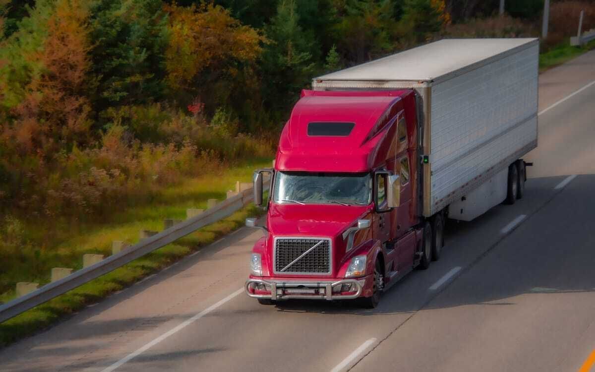 ElectricAutonmy's tweet photo. Quebec relaunches electric truck rebate program, funding to continue through 2028. The province is investing $145.5 million over three years.
Read on: https://t.co/sRcemQLVuD
#ElectricVehiclesCanada #EVRebates #EVFunding #MDHVs https://t.co/UKEuCMnXhN