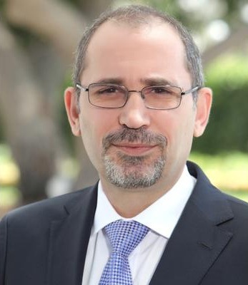 وزير الخارجية أيمن الصفدي: كفًوا ووفّوا النشامى. منتخبنا فرسان برفعوا الراس، والخير في الجايات إن شاء الله. مبروك للمغرب الشقيق، والتهاني لقطر الشقيقة على التنظيم المتميز #بترا 