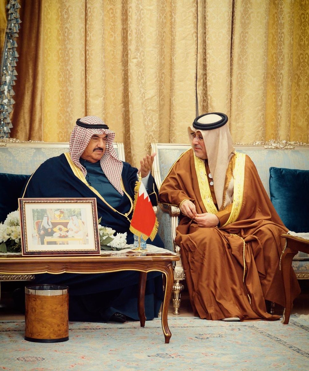 BahrainEmbKW's tweet image. استقبل سعادة السفير صلاح علي المالكي سفير مملكة البحرين لدى دولة الكويت سمو الشيخ ناصر المحمد الصباح وسمو الشيخ أحمد نواف الأحمد الصباح في مقر السفارة للتهنئة بمناسبة احتفال مملكة البحرين بأعيادها الوطنية،وعيد الجلوس السادس والعشرين لحضرة صاحب الجلالة الملك المعظم حفظه الله ورعاه