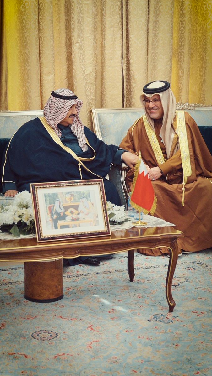 BahrainEmbKW's tweet image. استقبل سعادة السفير صلاح علي المالكي سفير مملكة البحرين لدى دولة الكويت سمو الشيخ ناصر المحمد الصباح وسمو الشيخ أحمد نواف الأحمد الصباح في مقر السفارة للتهنئة بمناسبة احتفال مملكة البحرين بأعيادها الوطنية،وعيد الجلوس السادس والعشرين لحضرة صاحب الجلالة الملك المعظم حفظه الله ورعاه