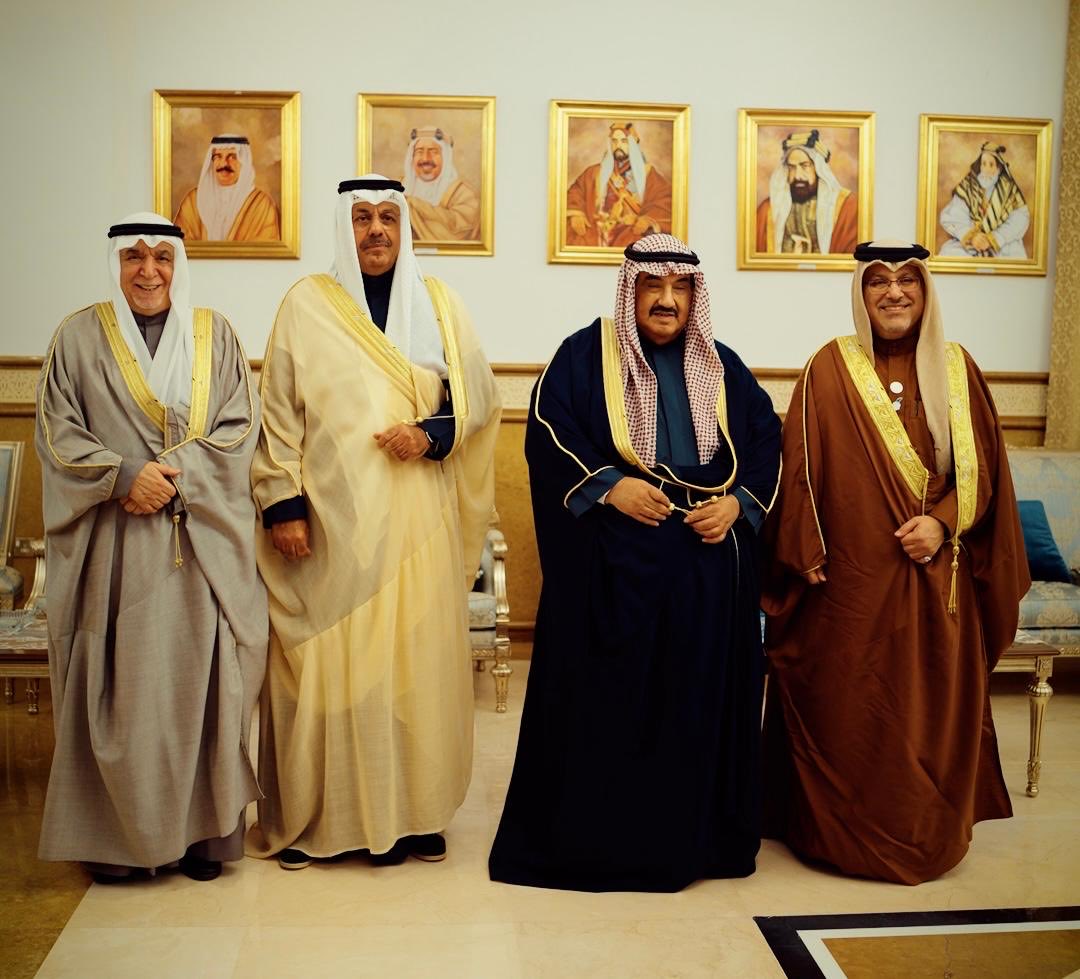 BahrainEmbKW's tweet image. استقبل سعادة السفير صلاح علي المالكي سفير مملكة البحرين لدى دولة الكويت سمو الشيخ ناصر المحمد الصباح وسمو الشيخ أحمد نواف الأحمد الصباح في مقر السفارة للتهنئة بمناسبة احتفال مملكة البحرين بأعيادها الوطنية،وعيد الجلوس السادس والعشرين لحضرة صاحب الجلالة الملك المعظم حفظه الله ورعاه