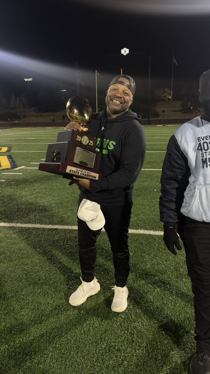 seanlove's tweet photo. Picked up a little participation trophy this past weekend!
#HookedEm
#JonesLonghorns
#StateChamps https://t.co/IYSaR4xWtq