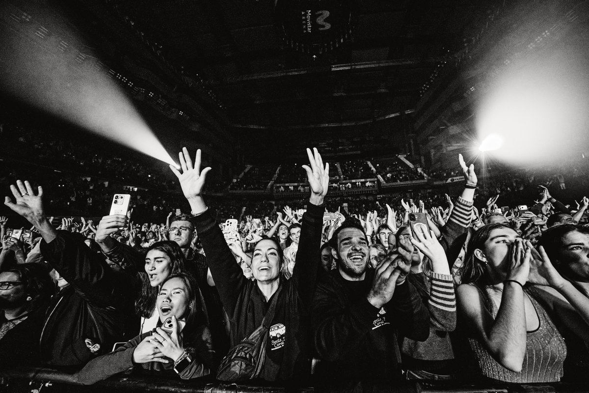 Gracias Tortugas.
Gracias Madrid.
Vuestra mirada nos hace grandes. ❤️🐢

#MalditaNerea #MovistarArena #Gracias