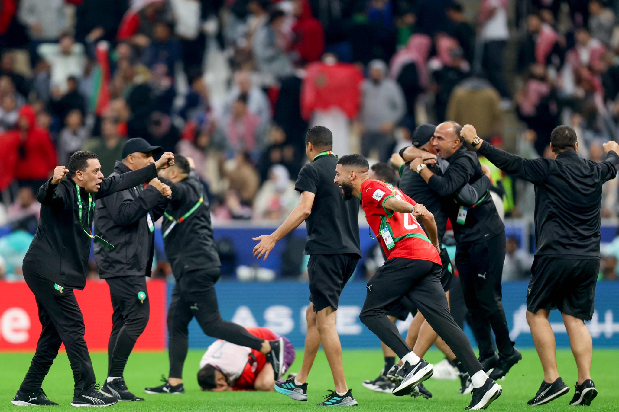 لقطات من فرحة لاعبي المنتخب المغربي بعد الفوز على الأردن وحصولهم على لقب #كأس_العرب 