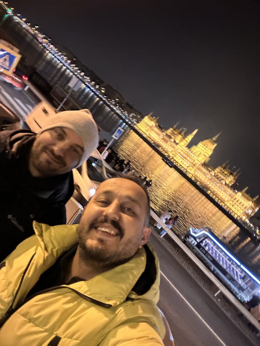 faikjohn's tweet photo. @MacaristanBE Yaşasın Türk-Macar kardeşliği 😇🙏 Budapeşte’den selamlar 🇭🇺🇹🇷 https://t.co/WquskjI9Nn