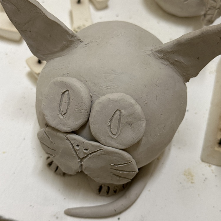 NorthStarLCPS's tweet photo. Ms. King and art students were slamming clay down in sculpting class to make it just right for their clay projects.......animal sculptures. https://t.co/CNjfhGGffL