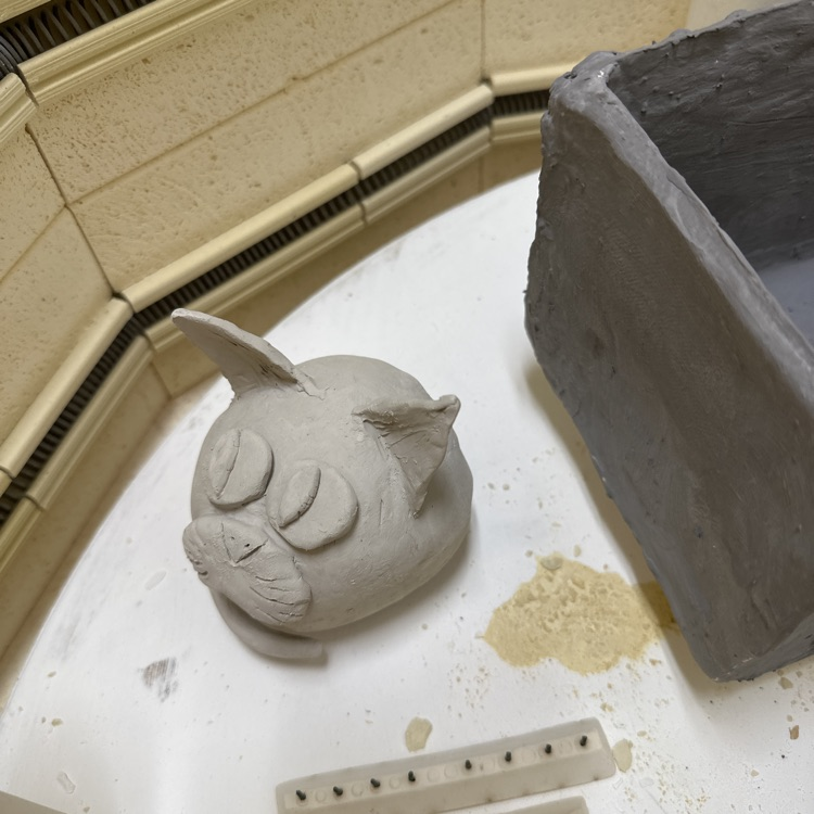 NorthStarLCPS's tweet photo. Ms. King and art students were slamming clay down in sculpting class to make it just right for their clay projects.......animal sculptures. https://t.co/CNjfhGGffL