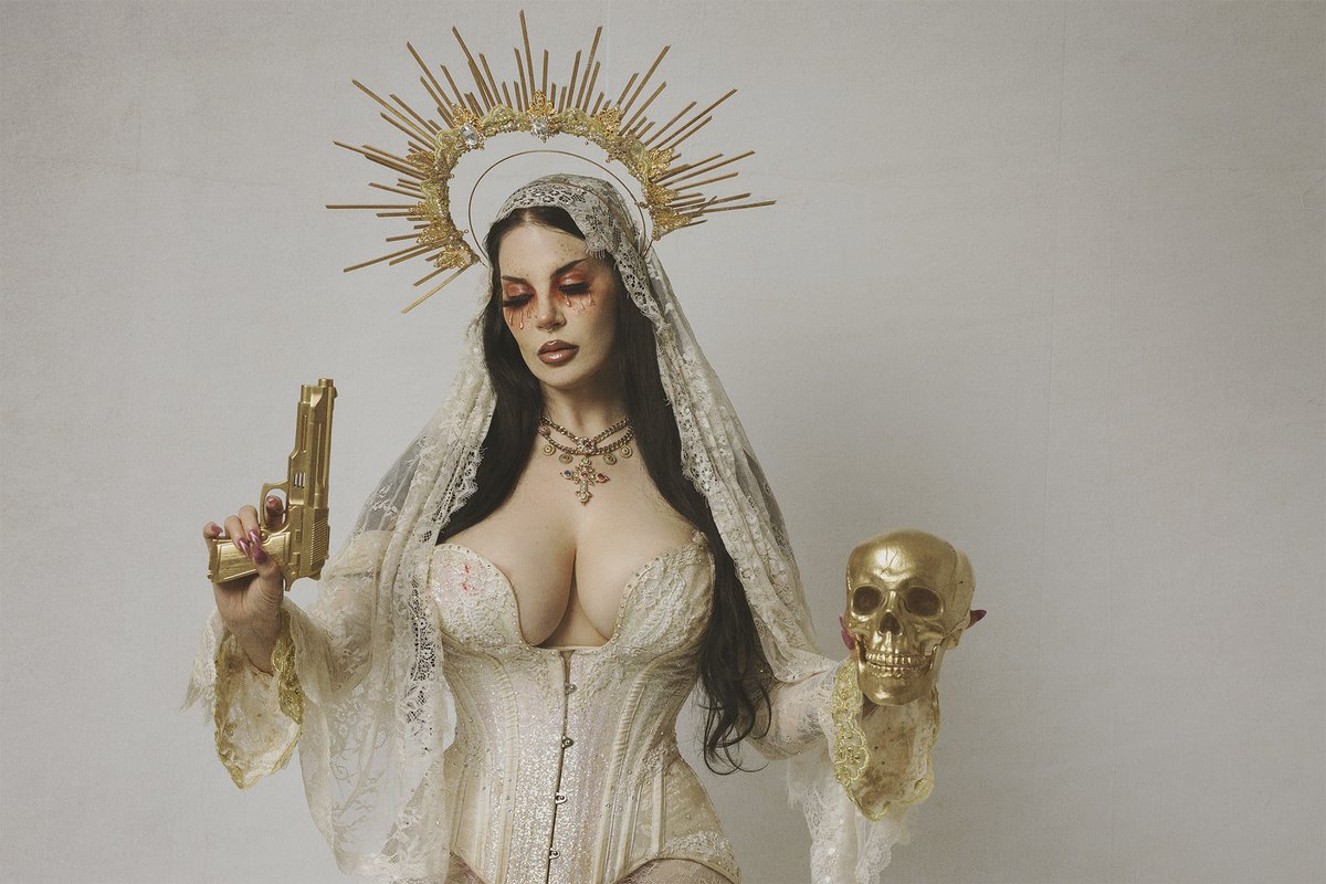 Some more of Rachel Hase from her visit here. This was much flatter lighting than I usually go for, trying to get the vaguely classical feel.