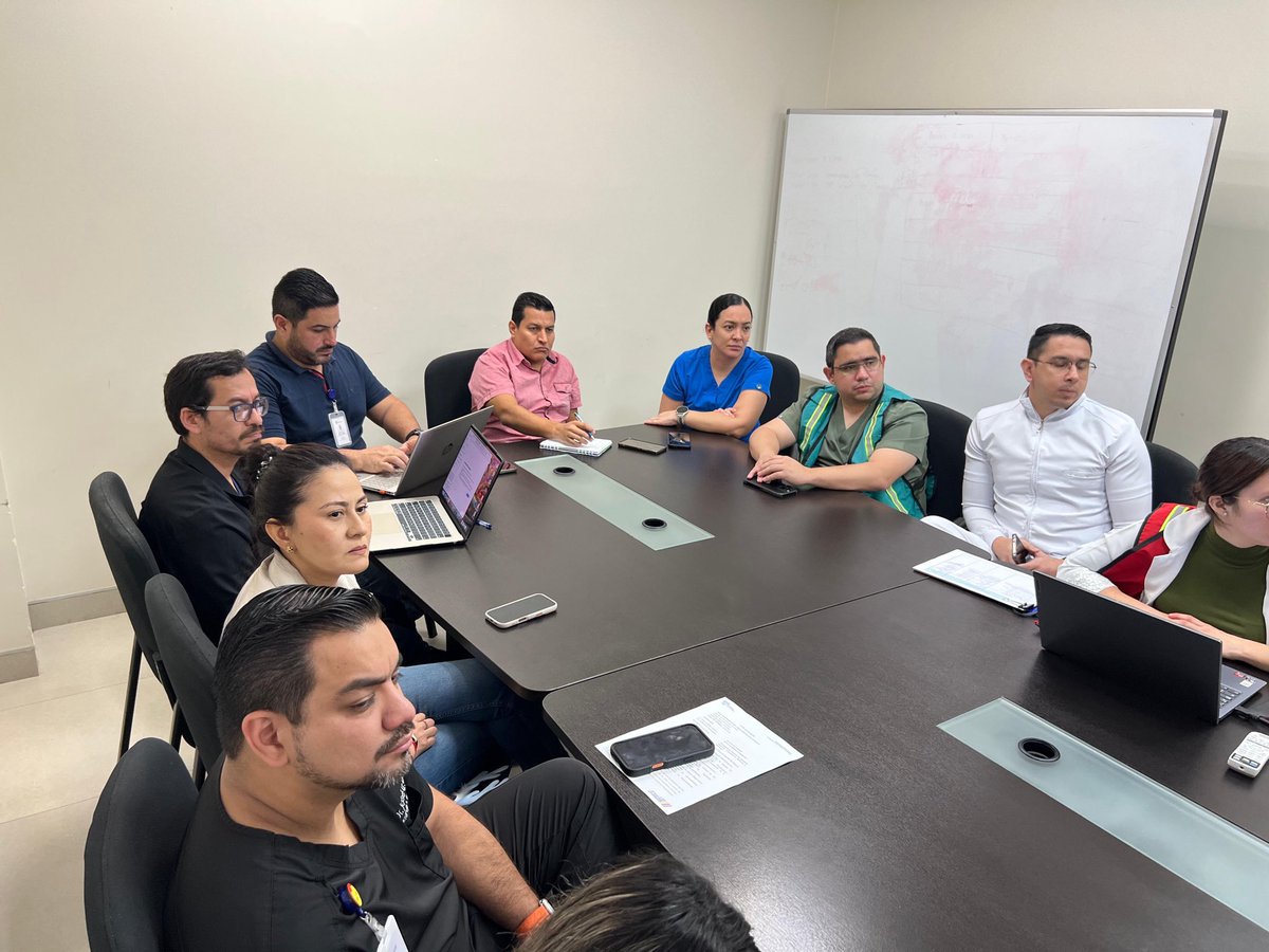 🚨 Simulacro Preventivo de Seguridad

En el <a href="/HEP_Zona4/">Hospital de Especialidades Portoviejo 🇪🇨</a> se desarrolló un simulacro preventivo de seguridad, realizado de manera controlada y sin ninguna situación real de riesgo, el mismo que contó con el acompañamiento de varias instituciones y  personal de salud. 🏥👨👩👧👦.