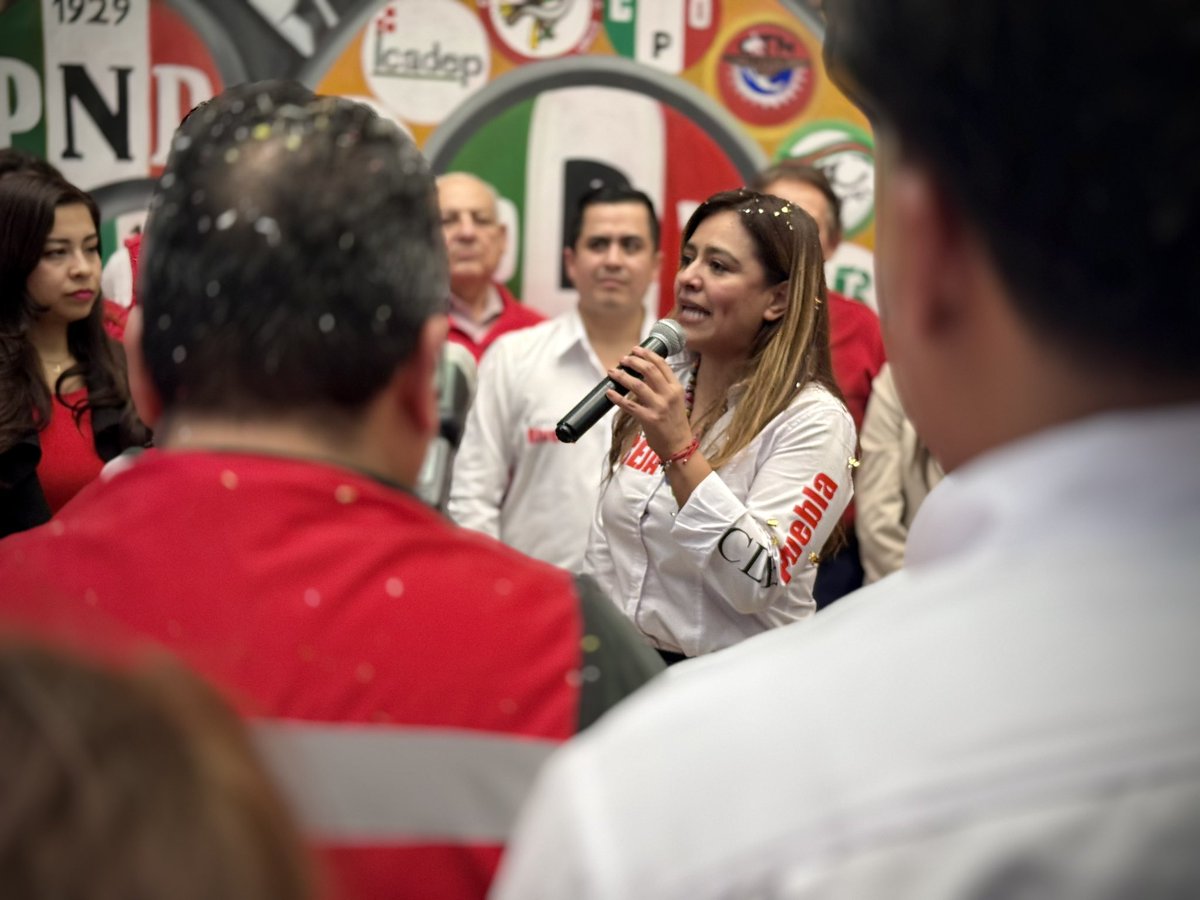 Jorge_Meade's tweet image. En representación del Presidente del CEN @PRI_Nacional @alitomorenoc tome protesta a la Dip. @xitlalicceja y @LorenzoRiveraN, como Presidenta y Secretario General del @PRIdePUEBLA para el periodo 2025-2029. 

¡Unidad e inclusión fortaleza del partido!