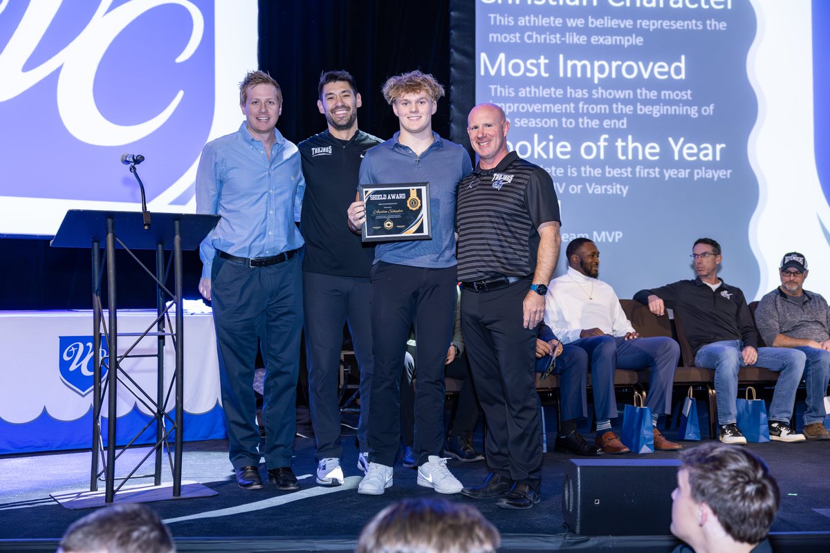 AustinSchuder's tweet image. I am honored to receive the @vctrojans Football Team MVP award this year, @J18pete @Coach_Chiro @itsCoachBrooks @andykeeler81. Thank you to all of my teammates and coaches, wish we could have made it all the way. I'm excited for next year. 

@JUSTCHILLY @BrandonHuffman @azcentral…