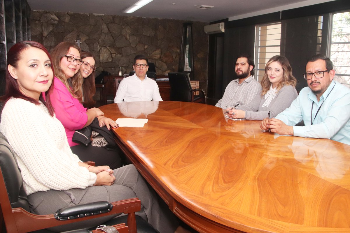 cedhsonora's tweet image. Para analizar avances y acciones a desplegar en favor de los derechos humanos, titulares de las Visitadurías Regionales de Agua Prieta, Nogales Guaymas, Ciudad Obregón y San Luis Río Colorado, se reunieron con el presidente de la CEDH Sonora, Luis Fernando Rentería Barragán.