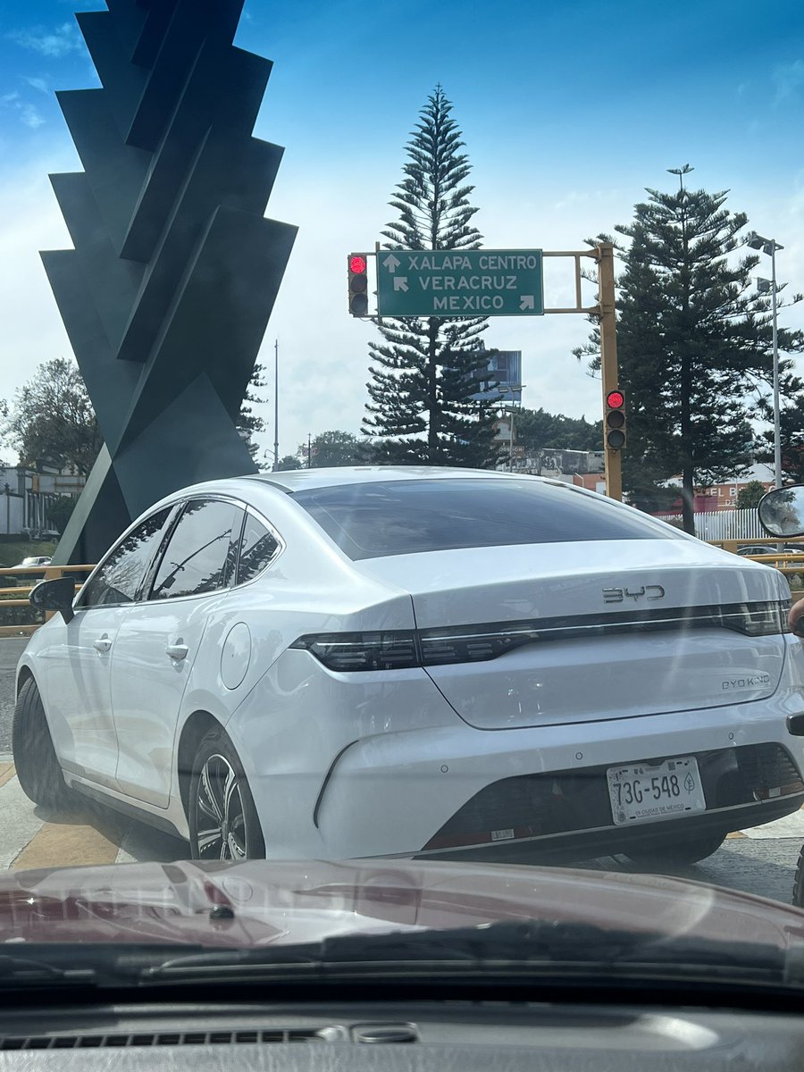 El dinero NO es sinónimo de educación sobrinos. #FotoConMentada si lo conocen ya saben que hacer <a href="/ssptransitover/">Tránsito SSP Veracruz</a>