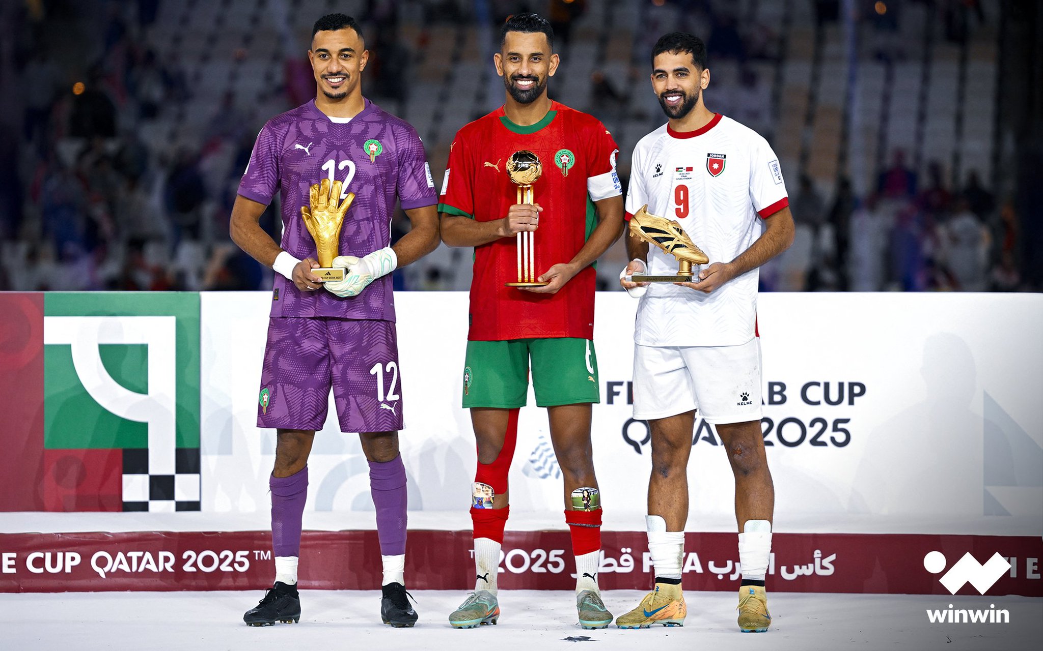 المغربي محمد حريمات يتوج بجائزة أفضل لاعب لكأس العرب.. الأردني علي علوان يتوج بلقب هداف كأس العرب.. المغربي مهدي بن عبيد يتوج بجائزة أفضل حارس في كأس العرب.. الجوائز الفردية لأصحابها 