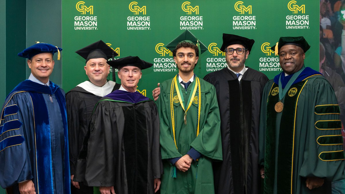 GeorgeMasonCHSS's tweet photo. Today's Winter Commencement Ceremony was unforgettable! Congratulations to our newest alumni, #Mason2025! 🎓💚💛

#MasonGrad #Mason2025
📸 Creative Services https://t.co/wtszGH8h57
