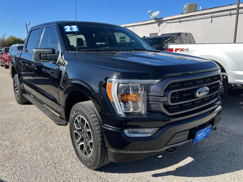triplejsauto's tweet photo. 2023 #Ford #F150 XLT  only $32,800 in Lewisville, TX #FordF150 #Lewisville https://t.co/0CbJiT0MJz https://t.co/wWMaVYGJOs