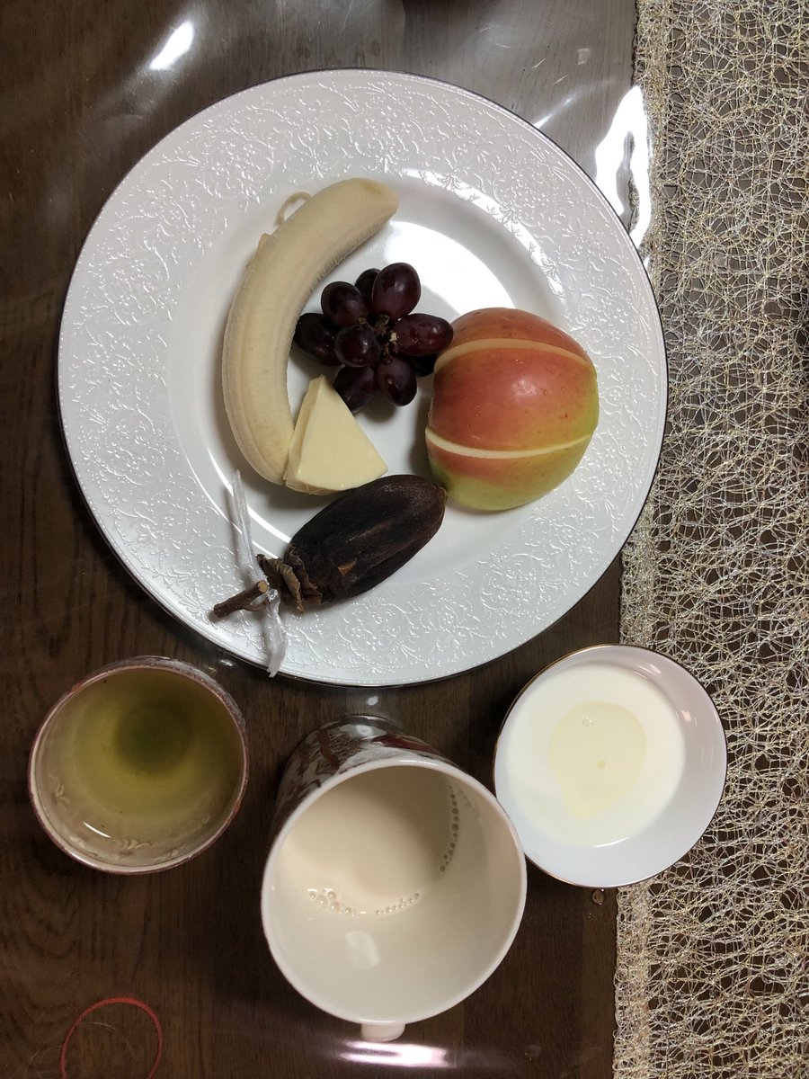 今日の朝ごはん
チーズとヨーグルト
干し柿は頂き物
老人食