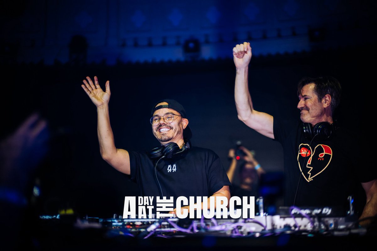 HousequakeMusic's tweet photo. Zat. 14 mrt komt sneller dichterbij dan je denkt. A Day At The Church met n 5hrs set v Housequake in de Laurenskerk! 

Hoewel het nog bijna 3 mnd duurt, is deze show zga uitverkocht! 😳

Wil je deze niet missen, haal nu die laatste kaarten hier: https://t.co/mkH47xrKPg https://t.co/2MiTInI6iZ