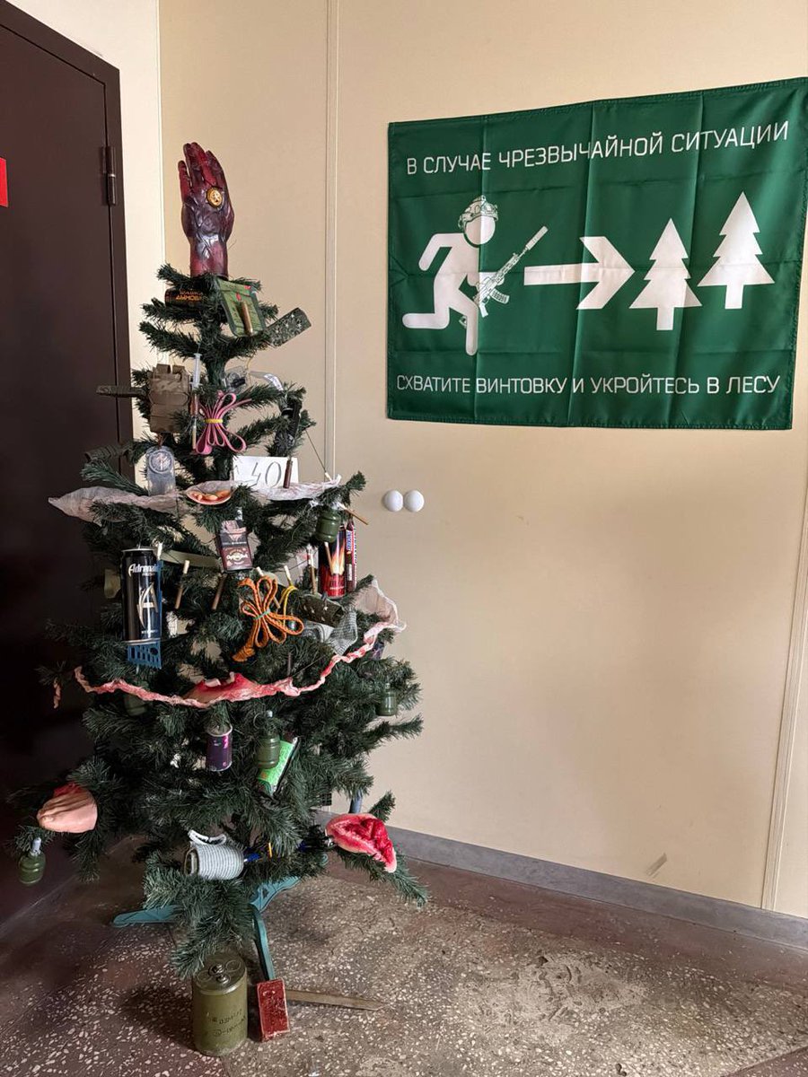 Astronaut tweet media