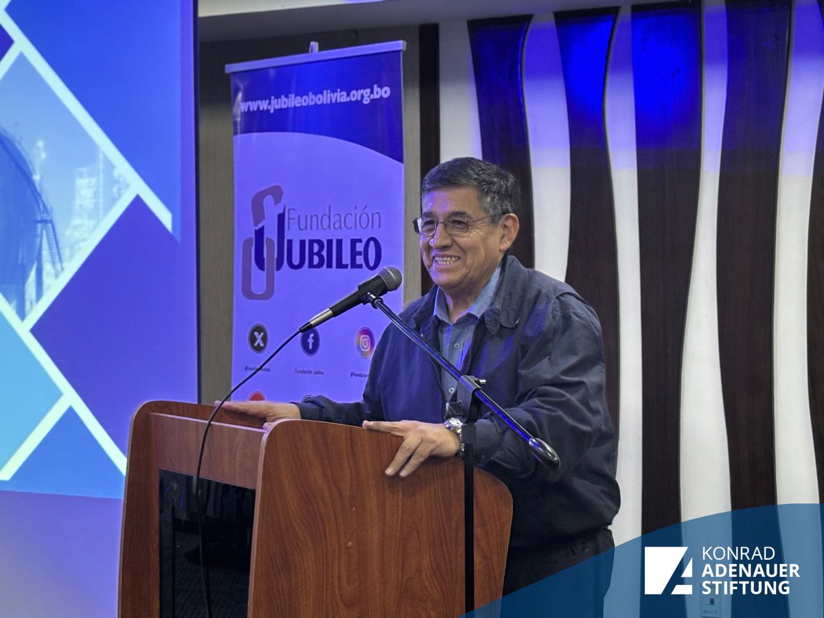KAS__Bolivia's tweet photo. 📸 La Paz | Presentación del documento “Problemas y propuestas ante la crisis de hidrocarburos”.
En un contexto de decisiones que marcan el rumbo del país, el diálogo y el análisis informado resultan más necesarios que nunca.
#KASBolivia #Hidrocarburos #FundaciónJubileo https://t.co/J6D7Cy3e86