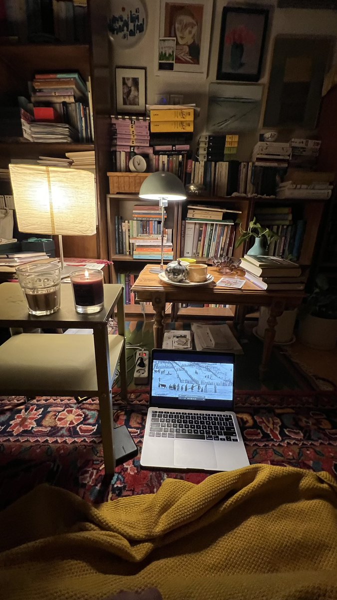 keyvanyyyyy's tweet image. چای کرکی که از بندرکنگ‌ خریده بودم رو به شیوه خودشون با شیر درست کردم شمع روشن کردم و آندری روبلوف رو برای بار نمی دونم چندم دیدم
و  در گرمترین جامه هام خزیدم و‌خیال کردم از پشت  پنجره های تهران برف به آرامی می بارد