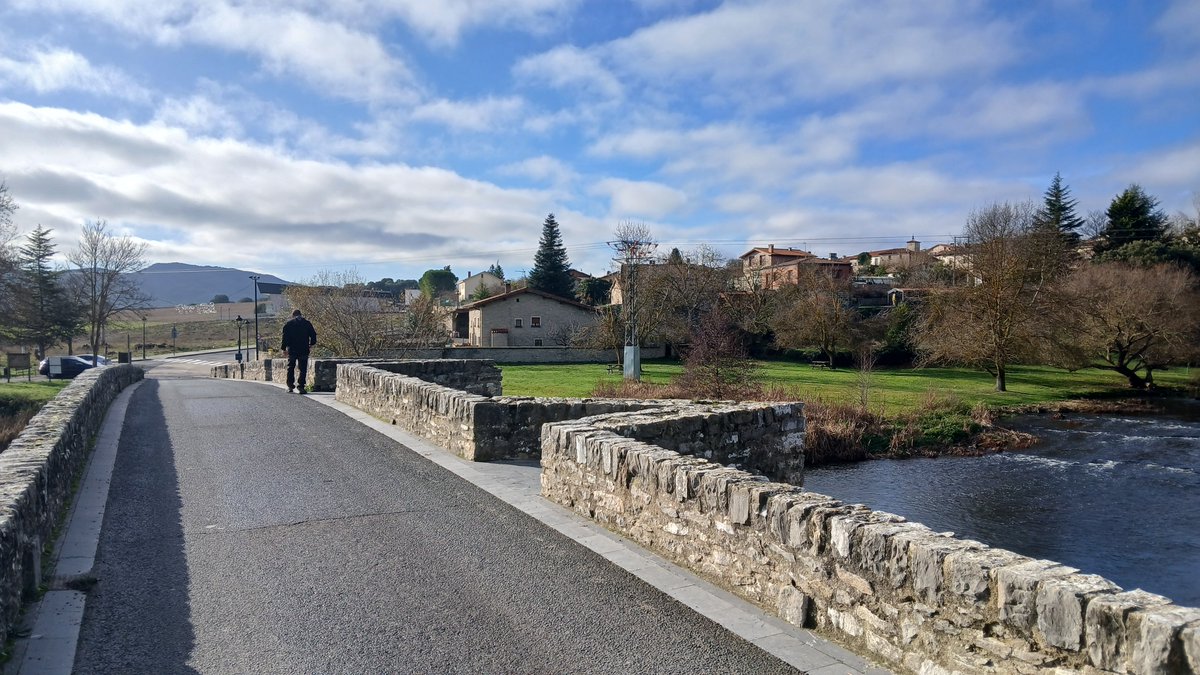#Herrian 🎙️ #Trespuentes y #Villodas, unidos a pie o en bici por la Ruta Verde del río #Zadorra 👉 <a href="/Araba/">Arabako Foru Aldundia | Diputación Foral de Álava</a> 

guau.eus/m/herrian-tres…

<a href="/Aytoirunadeoca/">Ayuntamiento de Iruña de Oca/Iruña Okako Udala</a> <a href="/AnanakoKuadrila/">Cuadrilla de Añana</a>