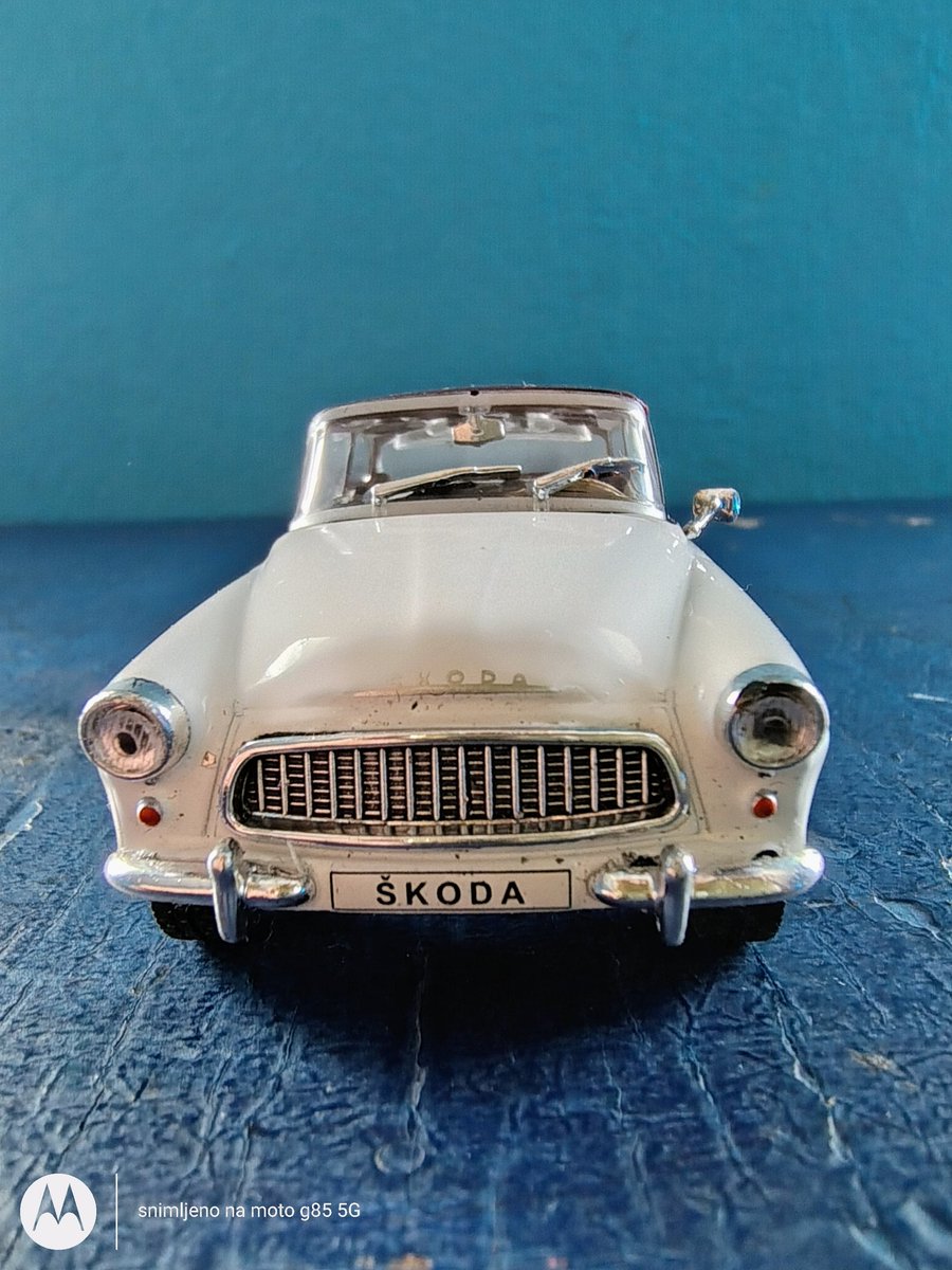 BrojcinMilos's tweet photo. The legendary Škoda Felicia Hardtop 1/43 scale arived this morning
#škoda #skodafelicia #scalecar #modelcar #carcolection #vintage #retro #nostalgia #goldoldays #viral #fyp #czech https://t.co/VMTIUZkZRb