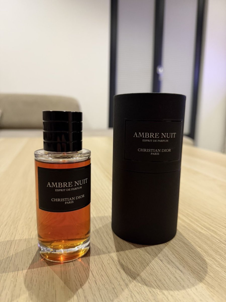 khalooon's tweet photo. À vendre ambre nuit en esprit acheté en ligne sur le site Dior. 
Sprayé 3/4x max facture etc https://t.co/998t4dER7p