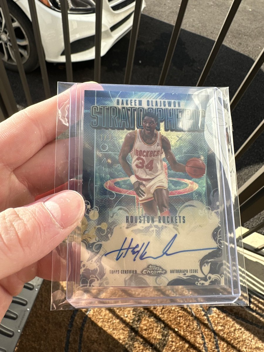 lilbigmedium_'s tweet photo. @Topps #toppschrome BANG 1/1 Hakeem pulled from Mega box https://t.co/ImKBPFl0cQ