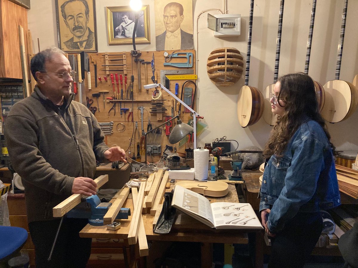 📚 Dilimizin Zenginlikleri Projesi kapsamında 9-A sınıfımızla Kadıköy sahaflarını ziyaret ettik. Öğretici ve keyifli geçen bu etkinlik için edebiyat öğretmenimiz Dayanç Işık’a teşekkür ederiz.

#DilimizinZenginlikleri #KadıköySahafları #Edebiyat