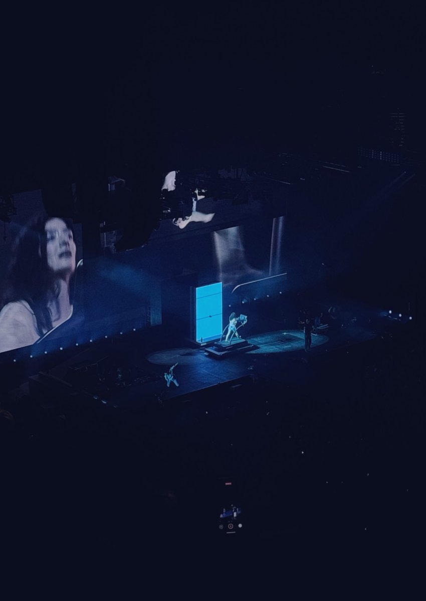 izzypuff's tweet image. 2hollis and lorde in one night ‼️⁉️