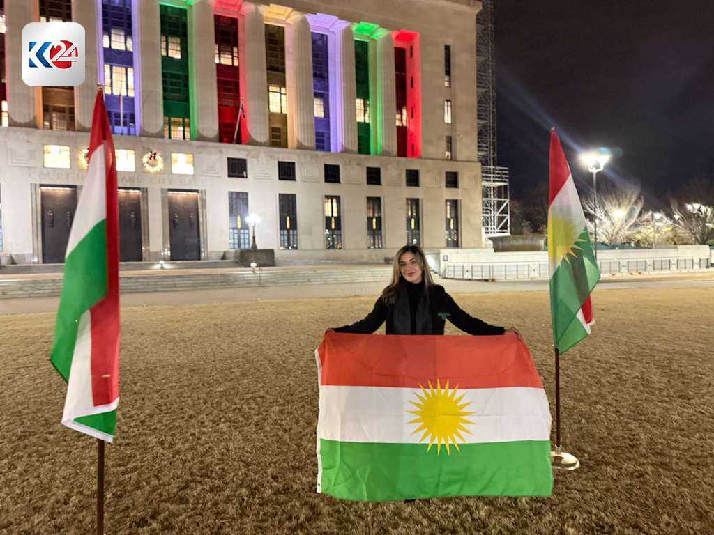 الجالية الكوردستانية في ناشفيل بالولايات المتحدة احتفلت بهذه الطريقة بيوم علم كوردستان.. حيث زيّنت الجسر الرئيسي للمدينة ومبنى رئاسة البلدية بألوان علم كوردستان 