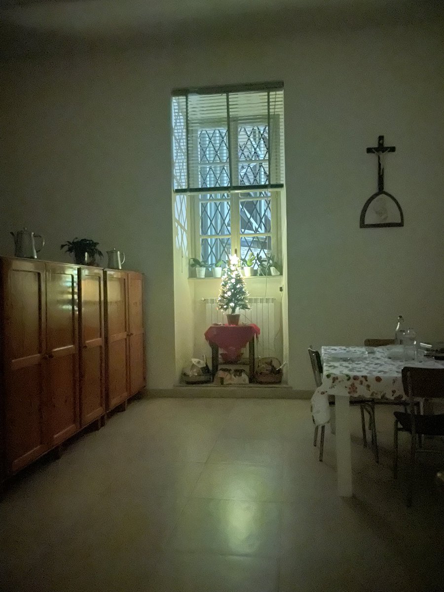 emfmcc's tweet photo. Took this pic of the refectory in old Santa Marta, just below the office, Daughters of Charity who sprinkle forgotten corners with simple joy, it is pure Christmas in its humble presence. #GodBlessSisters https://t.co/mc7gbzaQYR