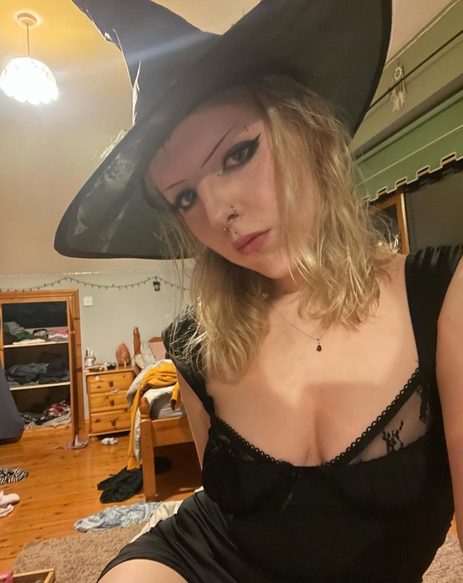 kw33v4's tweet photo. jollyy
#nsfw #nsfwtwt #horny https://t.co/rEST3r2QM7