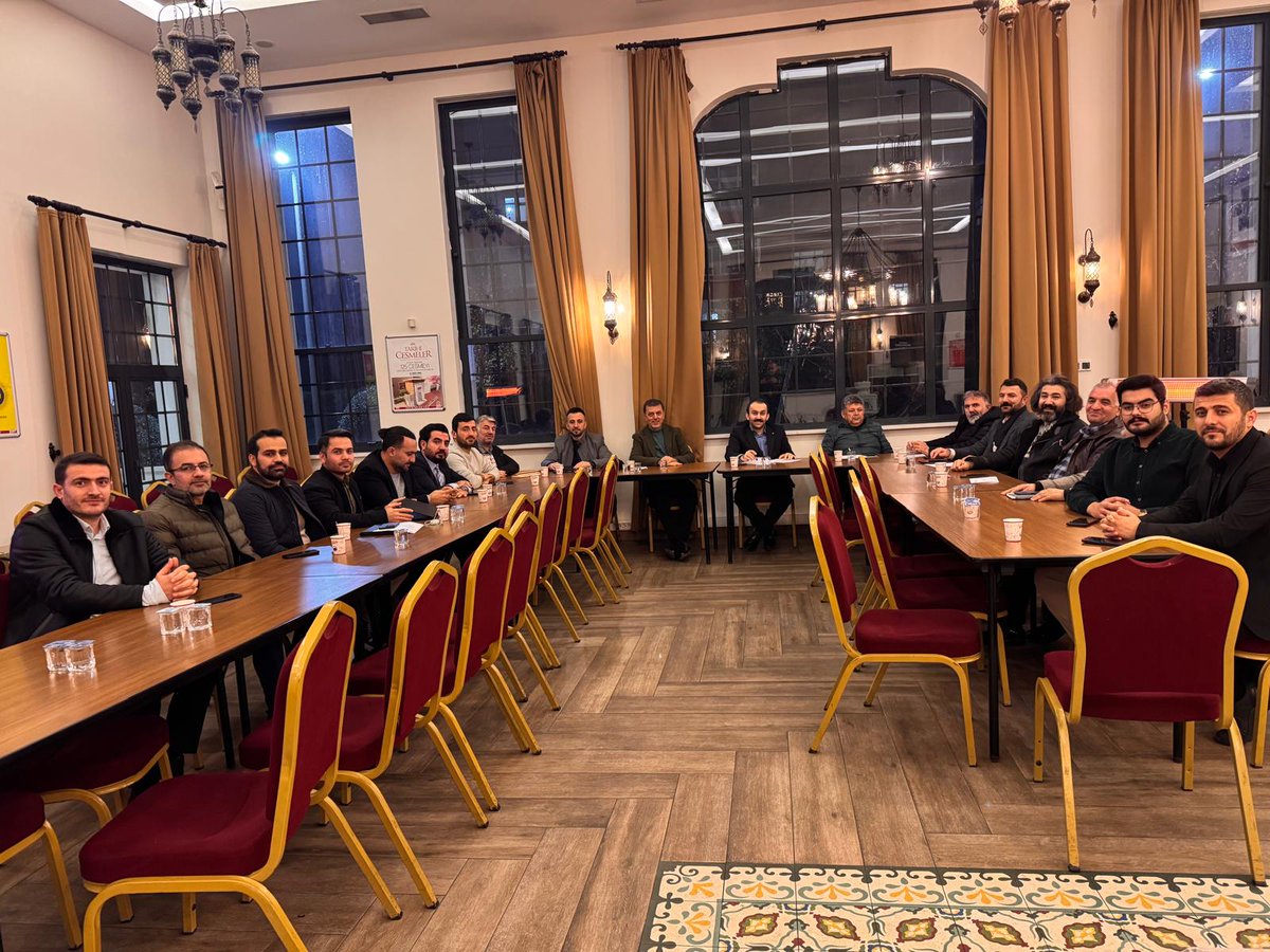 Batman Vakfı kuruluş çalışmaları kapsamında komisyon başkanlarının katılımıyla istişare toplantısı yapıldı. Toplantıda kurulacak olan Batman Vakfı’nın vizyonu ve misyonu geleceği ile ilgili konular görüşüldü.​#BatmanVakfı #Batman #İstişareToplantısı #VakıfKuruluşu #BatmanGeleceği