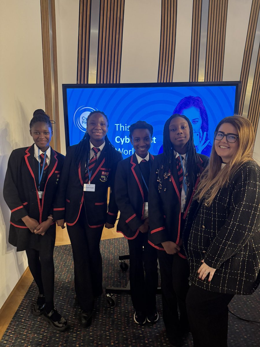 MrsFlanaganComp's tweet image. Fantastic day in the capital celebrating coming fourth in Scotland in CyberFirst’s girls competition 👏🏼 @StJoAcad @cyberfirstscot @DigiLearnScot @EacEducation #ambition #womeninSTEM
