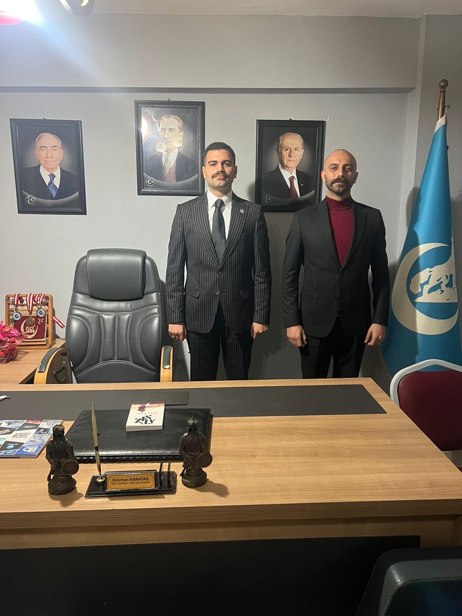 Çiğli Ocak Başkanlığı görevine atanması münasebetiyle kardeşim Emirhan Karataş’a hayırlı olsun ziyaretinde bulundum. Kendisine tevdi edilen bu görevi sorumluluk ve liyakatle başarıyla yürüteceğine inanıyor, görevinde başarılar diliyorum. <a href="/Emirhankrtsm/">Emirhan Karataş</a>